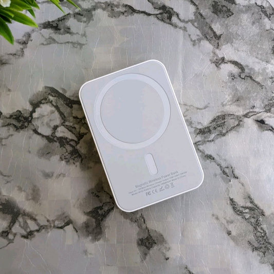 Magnetic Power Bank Compatible With iPhone